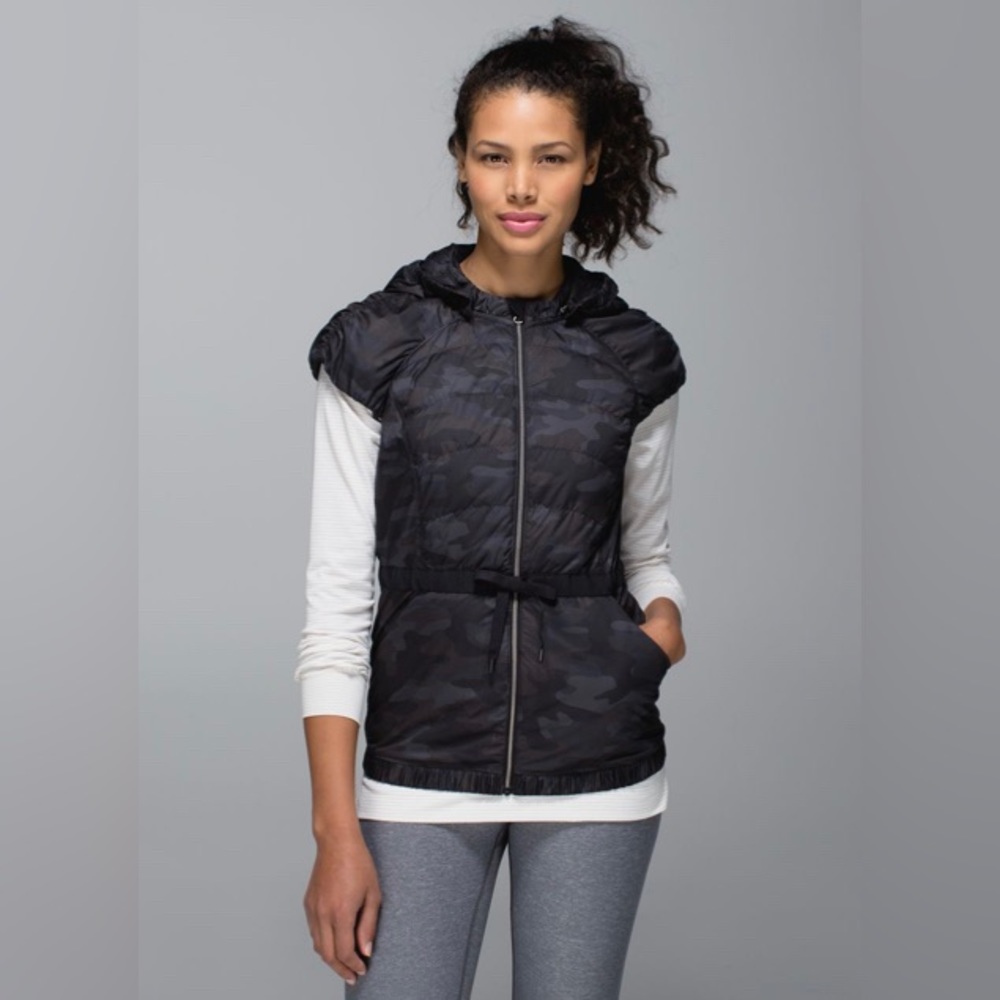 Lululemon Spring Fling Puffy Down Vest Lotus Camo Black